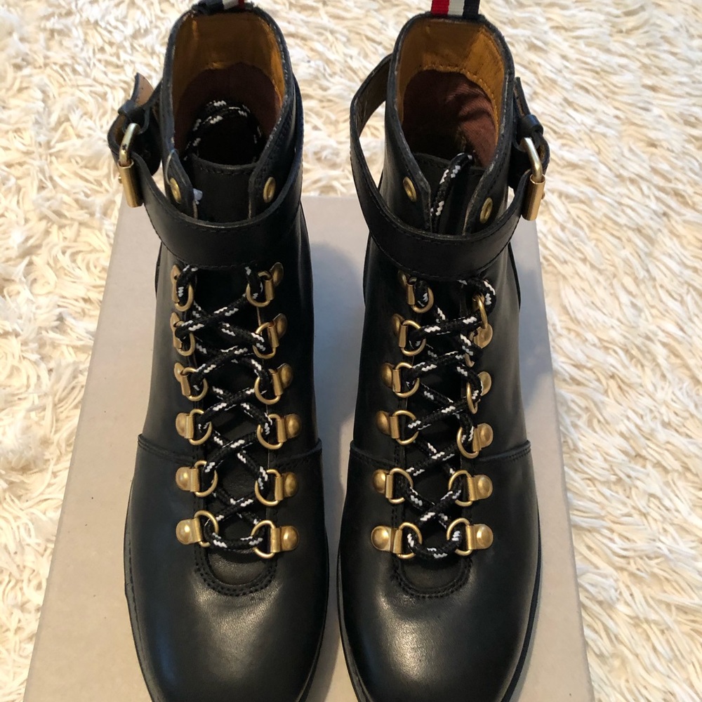 Urban Outfitter Hiker Boot size 9 Back NIB